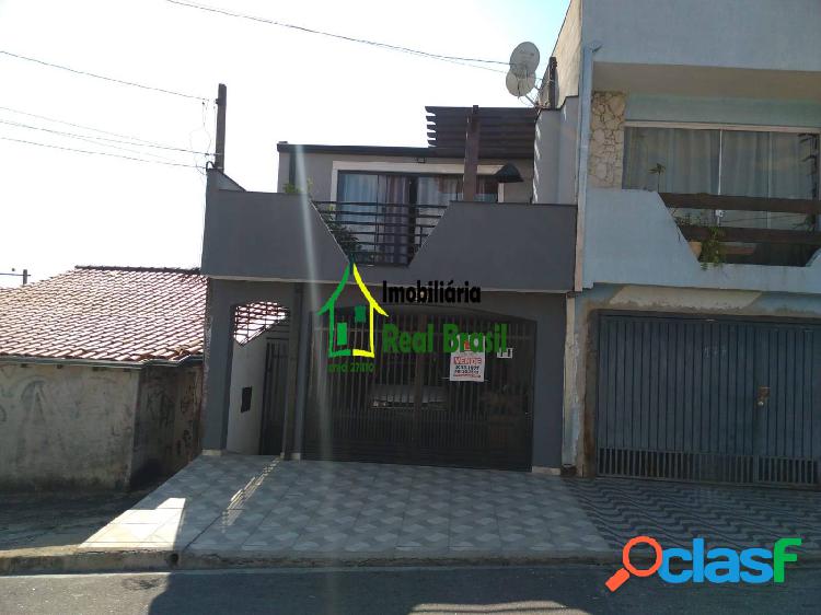 Casa c/4 dormitórios