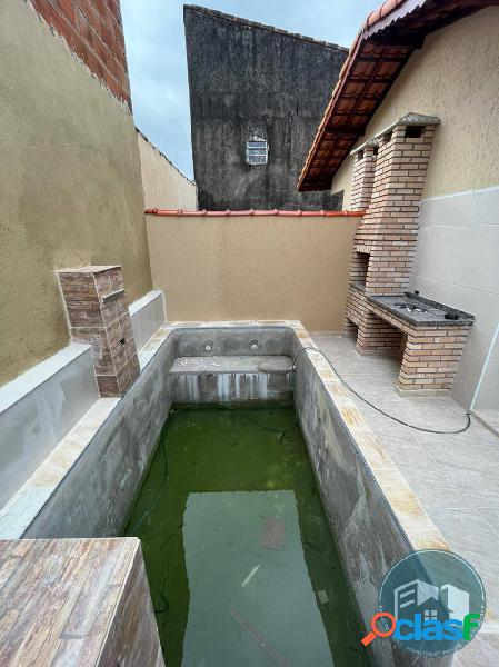 Casa com piscina em Itanhaém