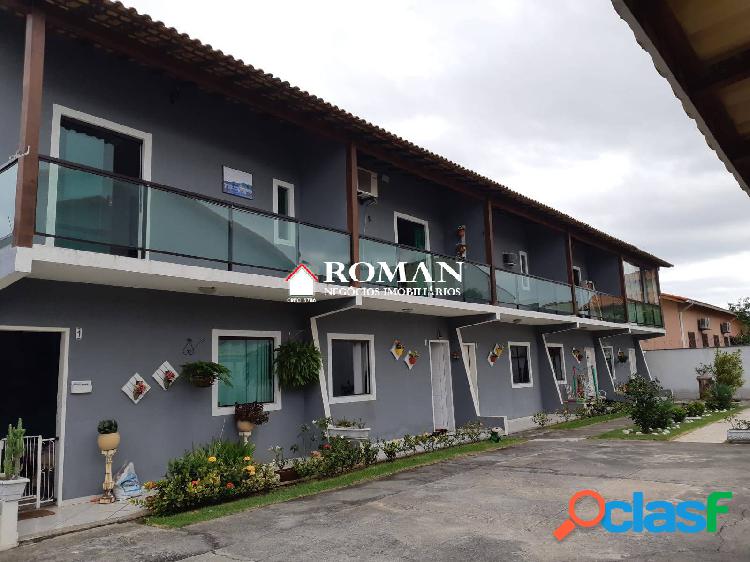 Casa em condomínio com piscina...
