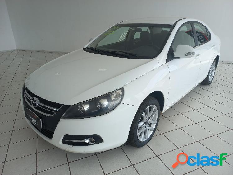 JAC J5 SEDAN 1.5 16V 4P MEC. BRANCO 2013 1.5 GASOLINA