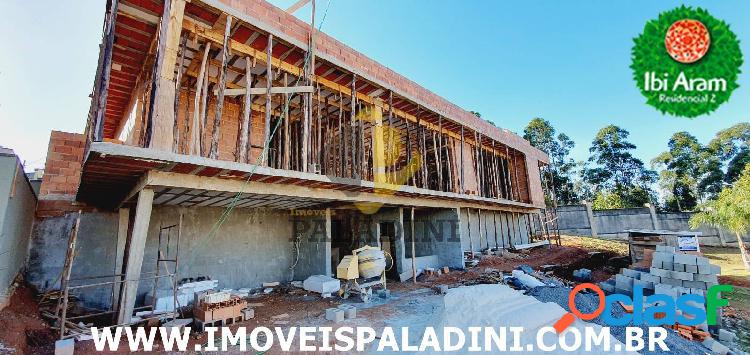 Linda Casa a Venda no Ibi Aram