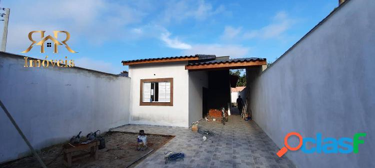Linda casa 3 dormitórios com piscina no Palmeiras II -