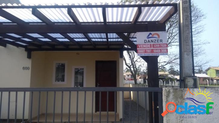 Casa à VENDA em rua bem localizada perto da bela praia do