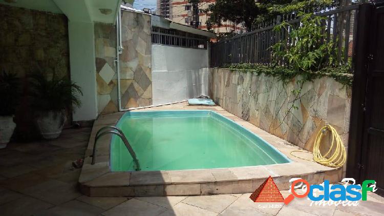 CASA COM PISCINA NA AVIAÇÃO