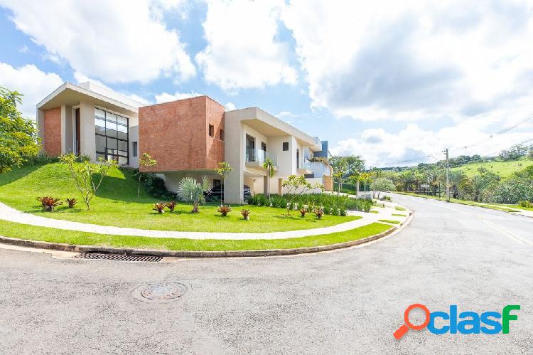 Casa de condomínio com 4 quartos, 435m², à venda em