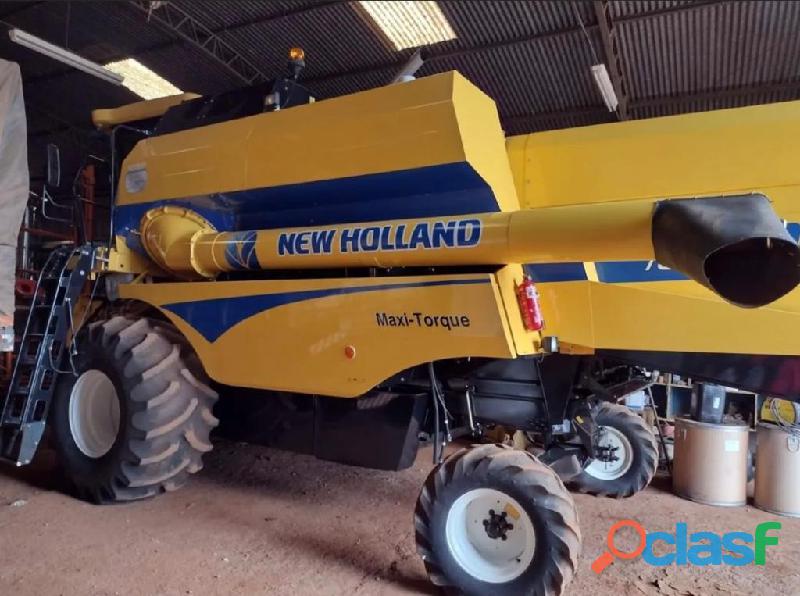 Colheitadeira New Holland TC 5070