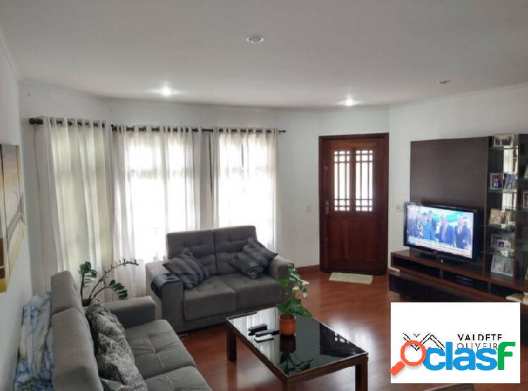 Confira! Excelente sobrado para você e sua família, na