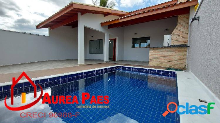 Linda casa nova com piscina, 03 dormitórios