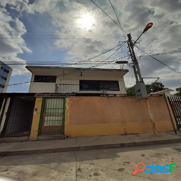Alquiler O venta de casa comercial en av. Bolívar norte de