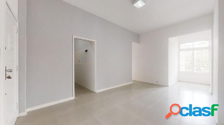 Apartamento com 2 quartos, 68m², à venda
