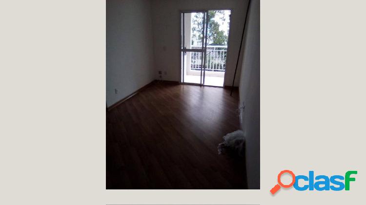 Apartamento com 3 dormitórios para alugar, 77 m² por R$
