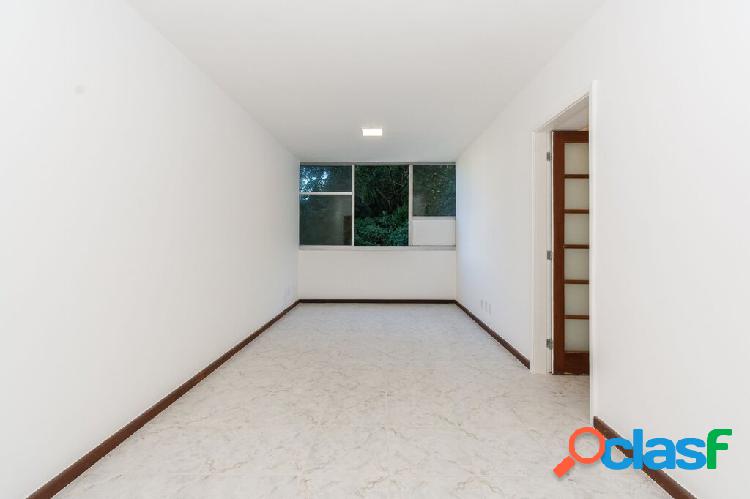 Apartamento com 3 quartos, 94m², à venda