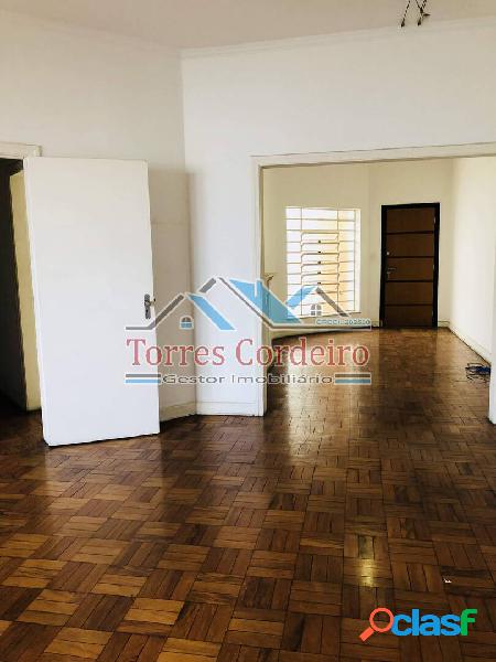 Conjunto com 135 m2 em Pinheiros