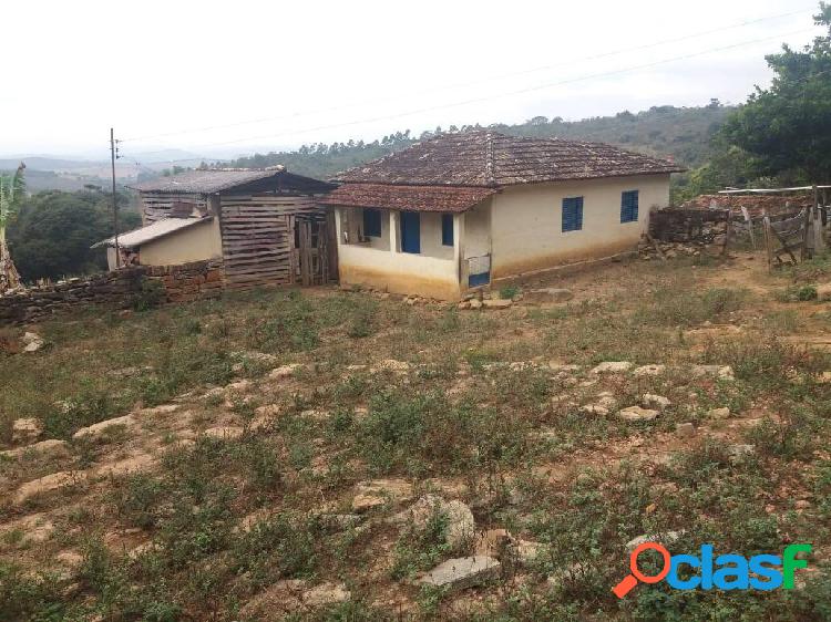 FAZENDA DE 61 HA EM PASSA TEMPO-MG - CONSTRUÇÕES SIMPLES -