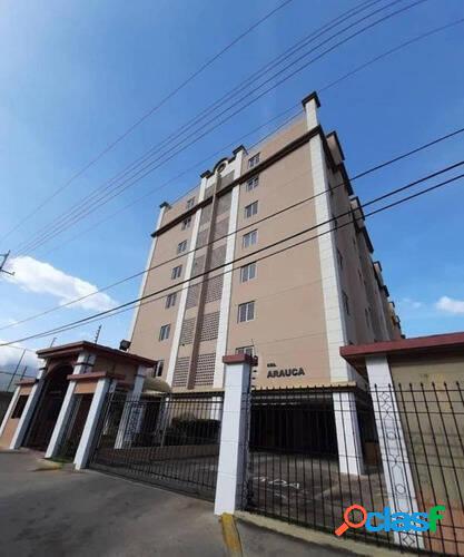 Se alquila apartamento en la campiña.