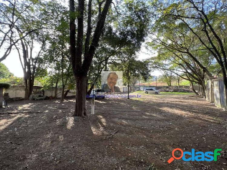 Vende-se LOTE 1.436m² - Plano e limpo, esquina, murado!