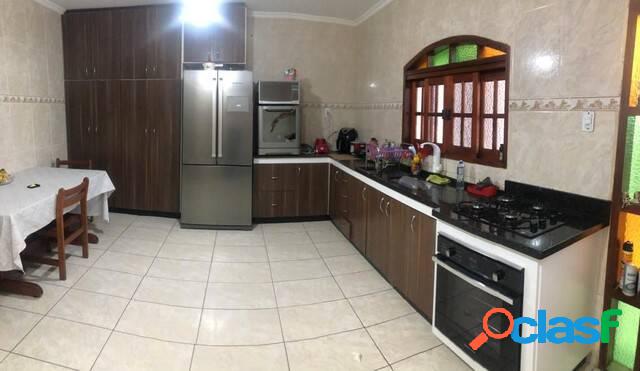 CASA ESTILO SOBRADO NO BAIRRO SANTA LÚCIA - CAMPO LIMPO