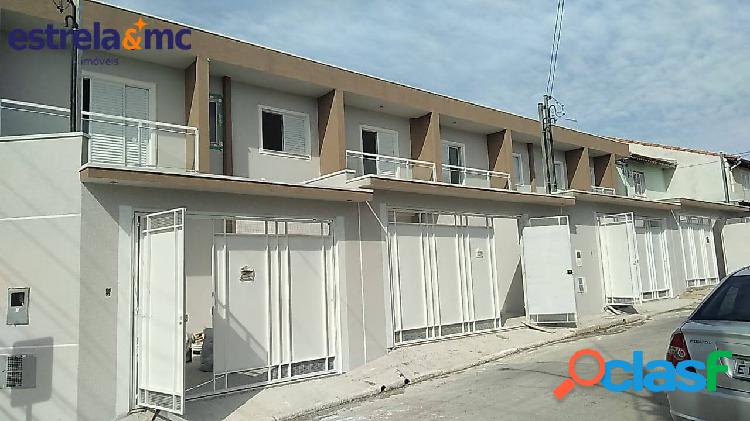 Casa á venda com 3 Dormitórios e 2 vagas paralelas