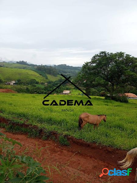 A VENDA SITIO C/ NASCENTE NA REGIÃO DE SOCORRO SP.