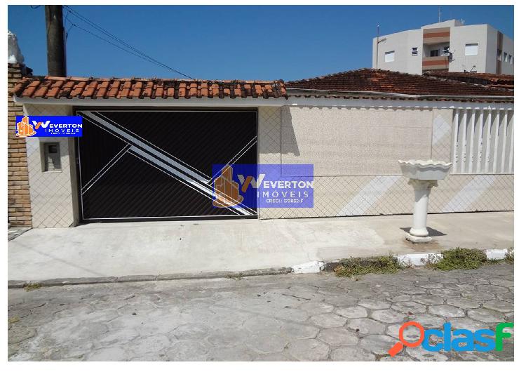 Casa 5dorm.(1suíte) C/Piscina R$585.000,00 em Mongaguá