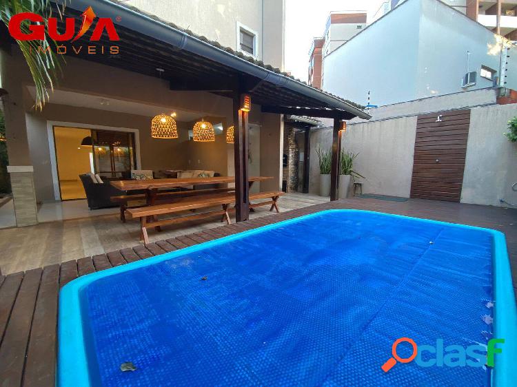 Casa com piscina privativa em condomínio