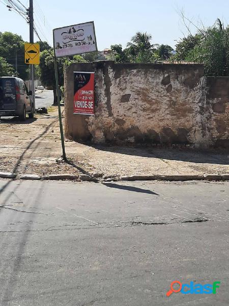 Vende-se terreno de esquina no Bairro Boa Esperança