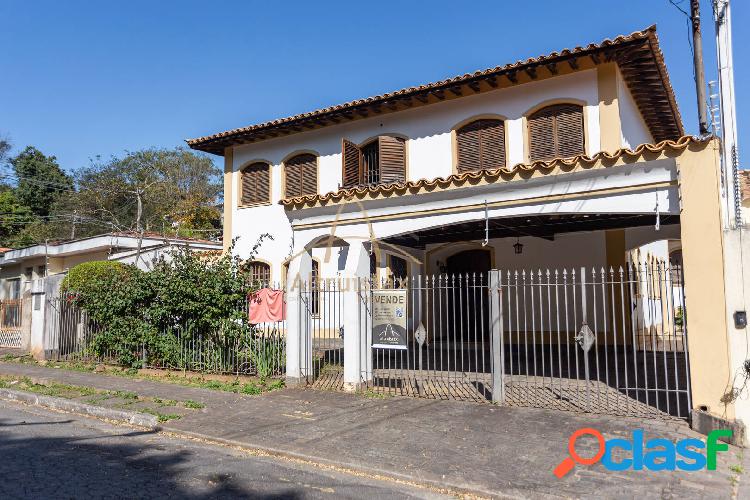 CASA A VENDA COM 4 DORM. (2 SUÍTES) - 3 VAGAS - JD. JUSSARA