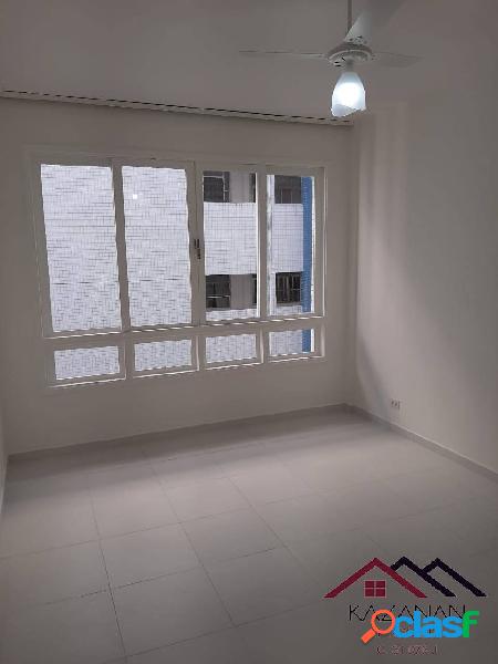 Apartamento no Gonzaga em Santos prédio frente mar