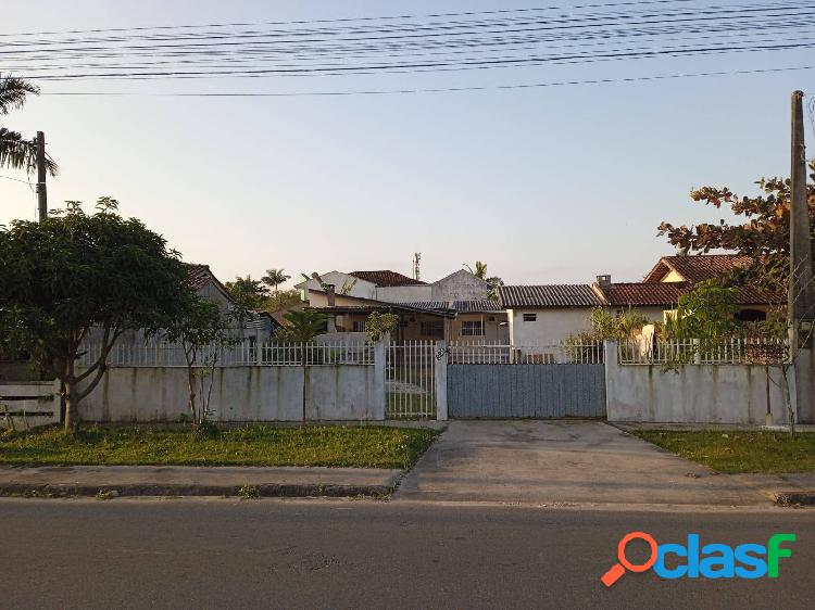 Casa com piscina à Venda em Guaratuba - PR