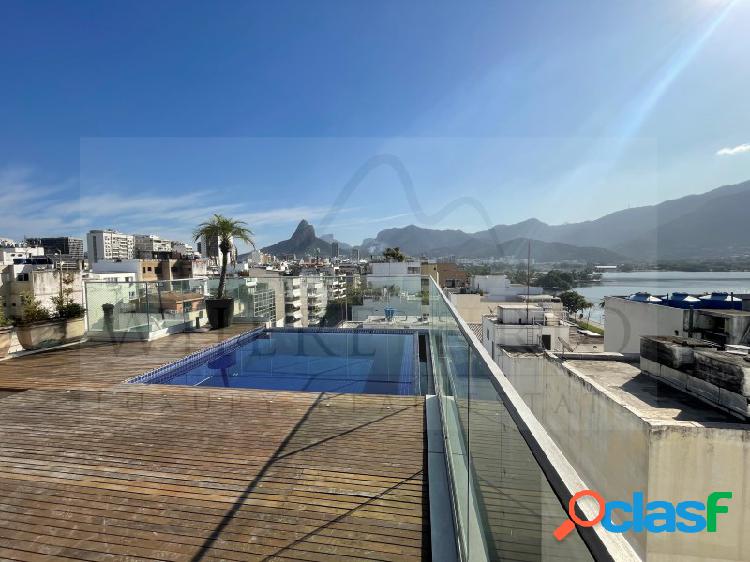 Cobertura reformada de 330 m2 com vista panorâmica em