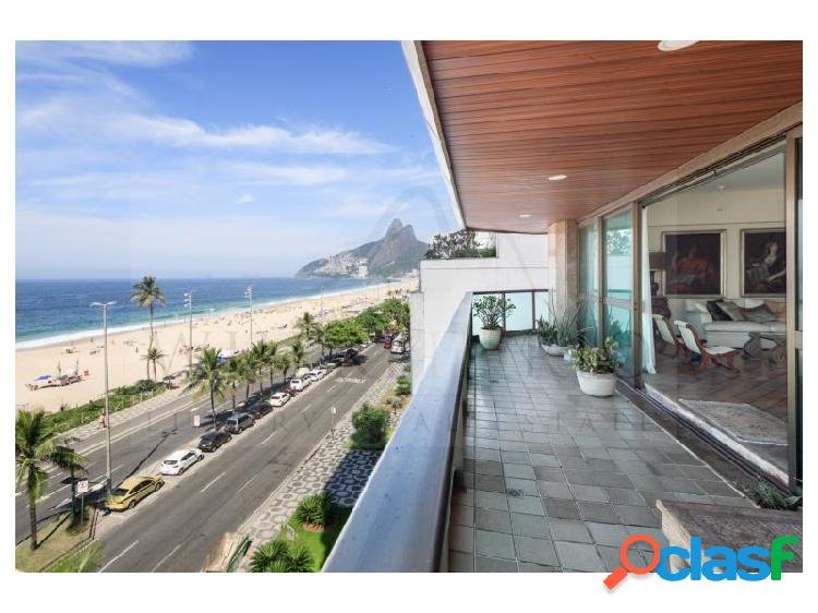 Grande apartamento em Ipanema, 373m2 de frente para o mar