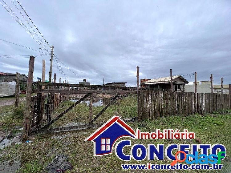 T277 - Terreno de esquina medindo 325m² no balneário