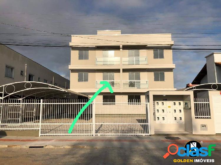 APARTAMERNTO COM TRÊS DORMITÓRIOS NO CENTRO DE TIJUCAS