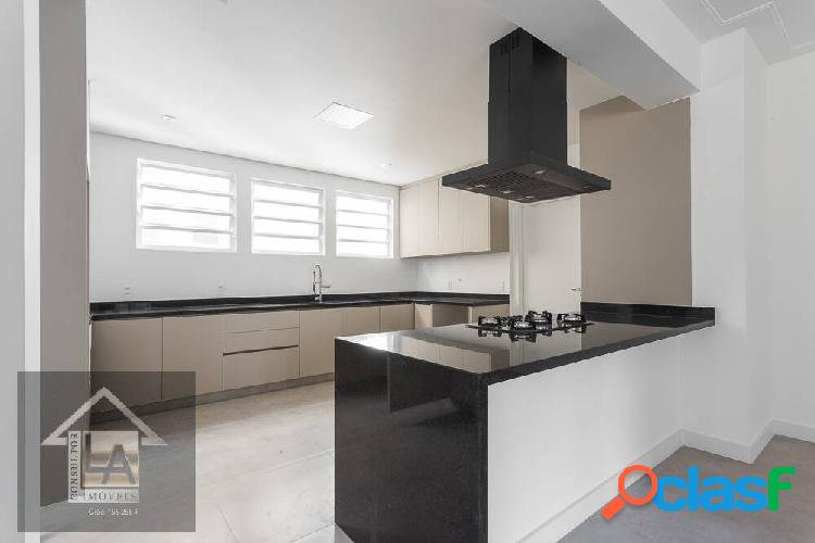 Apartamento em Jardim Paulista com 225m²