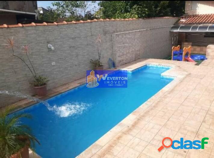 Casa 2dom.(1suíte) c/ piscina R$330.000,00 em Mongaguá na