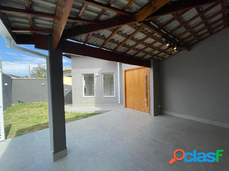 Casa com 3 quartos, 300m², à venda