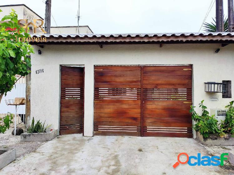 Casa geminada no bairro Cibratel I em Itanhaém-SP