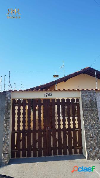 Casa geminada no bairro Nova Itanhaém em Itanhaém-SP