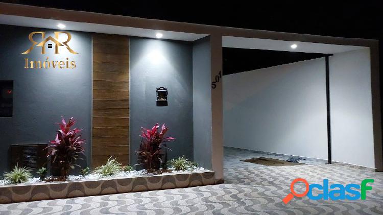 Linda casa 3 dormitórios com piscina no Palmeiras II -