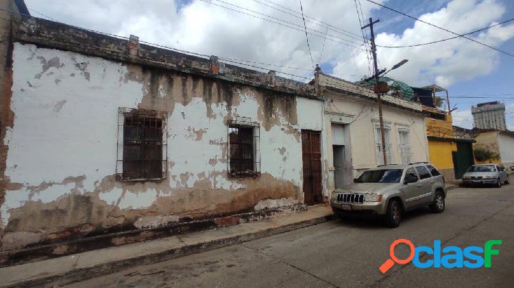 TERRENO EN VENTA EN LA CALLE MONTES DE OCA DE VALENCIA 203