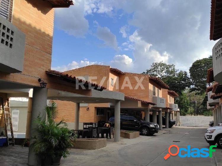 TOWNHOUSE AMOBLADO EN CONJUNTO VILLAS MENHIR 100% PLANTA Y