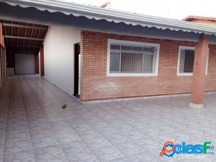 CASA AMPLA-ÓTIMO ACABAMENTO-APENAS 150 M DO