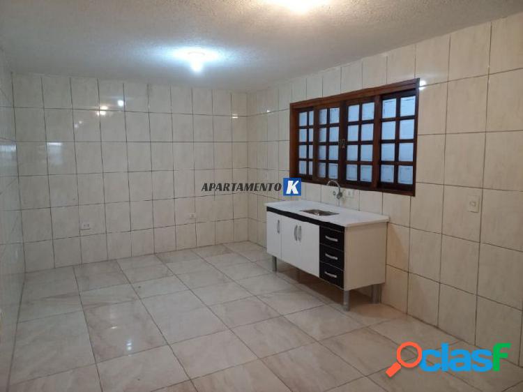 Casa LOCAÇÃO 70m², 1 dormitório, 1 Vaga - Piso Cerâmico