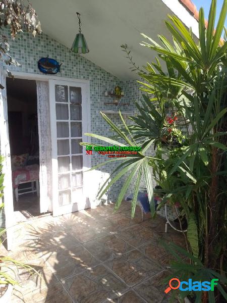 Casa com 02 Dormitórios em Caraguatatuba