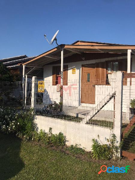 Casa a venda em Capão Novo com anexo nos fundos!