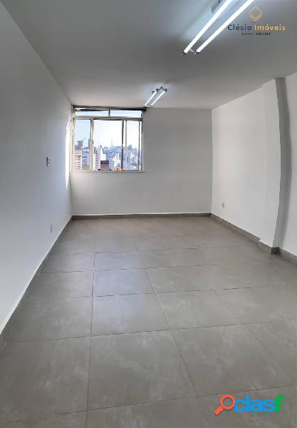 Kitnet reformada 35m² dormitório e sala cozinha - metrô