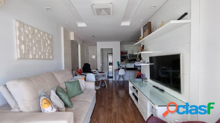 Apartamento com 2 quartos, 76m², à venda em Rio de