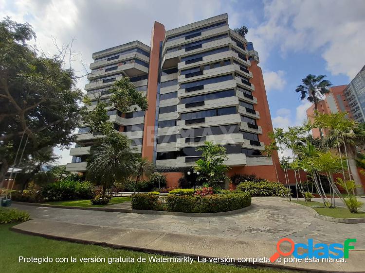 Se alquila bello apartamento de 350m2 en Resd Shangri-la