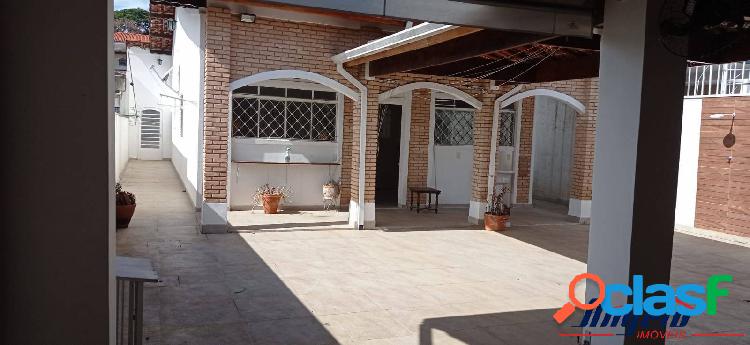 Vende-se ótima casa em ótima localização há menos de 2