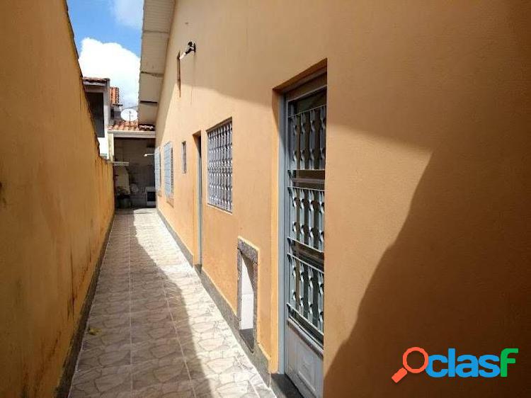Casa com 2 quartos, 150m², à venda